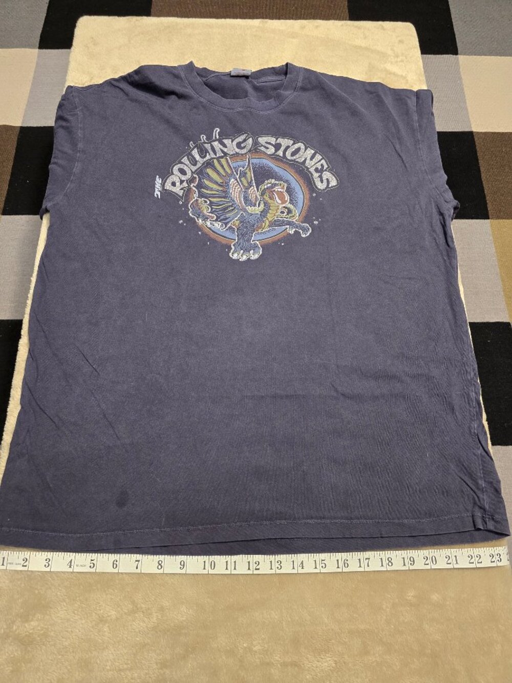 American Eagle The Rolling Stones Dragon Band Tee - Men's Medium (Stained)